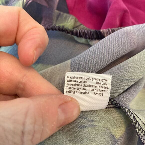 Exotic Feather Leaves Print Blouse w/tiny ruffles on shoulders - Picture 11 of 12